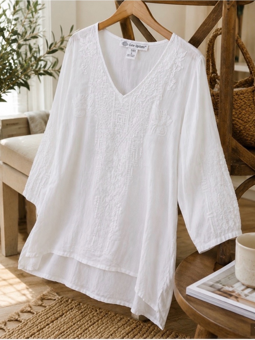 Cute Options White Embroidered V-Neck Tunic Top. Light, airy. Rayon. Size S